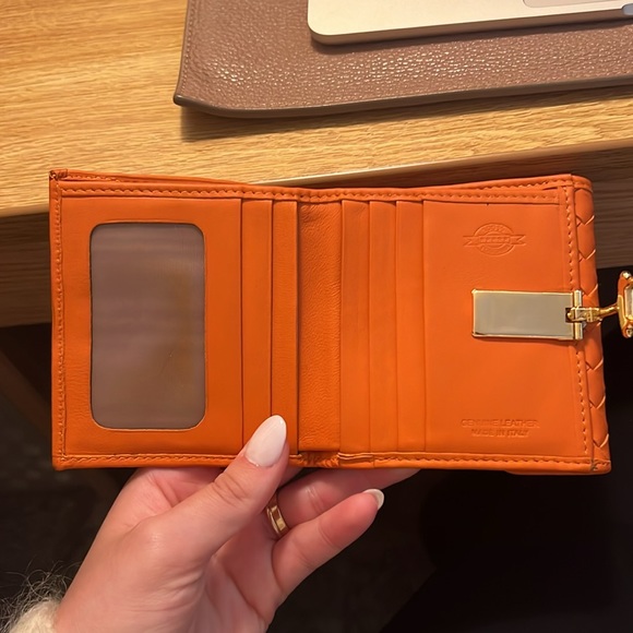 Orange wallet *BOUGHT IN ITALY* - Picture 3 of 6